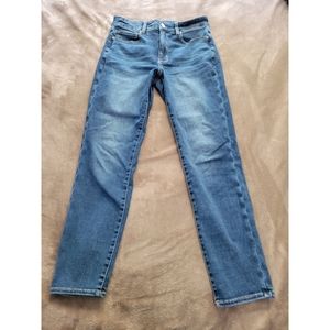 AE Medium Wash Hi-Rise Skinny Jean